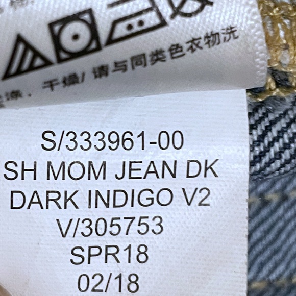 GAP 1969 Mom Jean in Dark Indigo Sz 25R - Picture 15 of 15